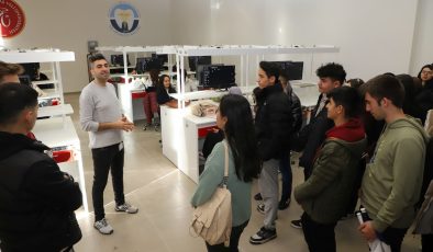 Kayseri Fen Bilim Koleji ile Kocaeli Yarımca Proje Anadolu Lisesi Öğrencileri NEVÜ’de